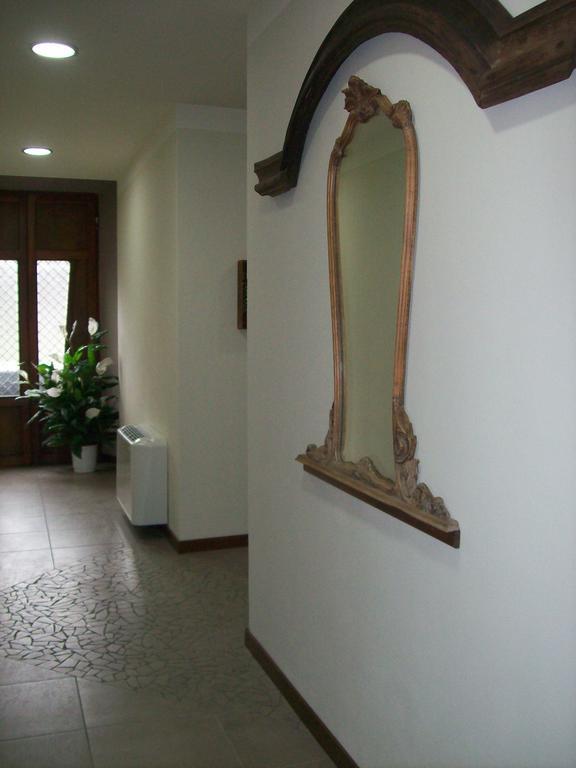 La Bottega Del Falegname Vanzaghello Exterior foto